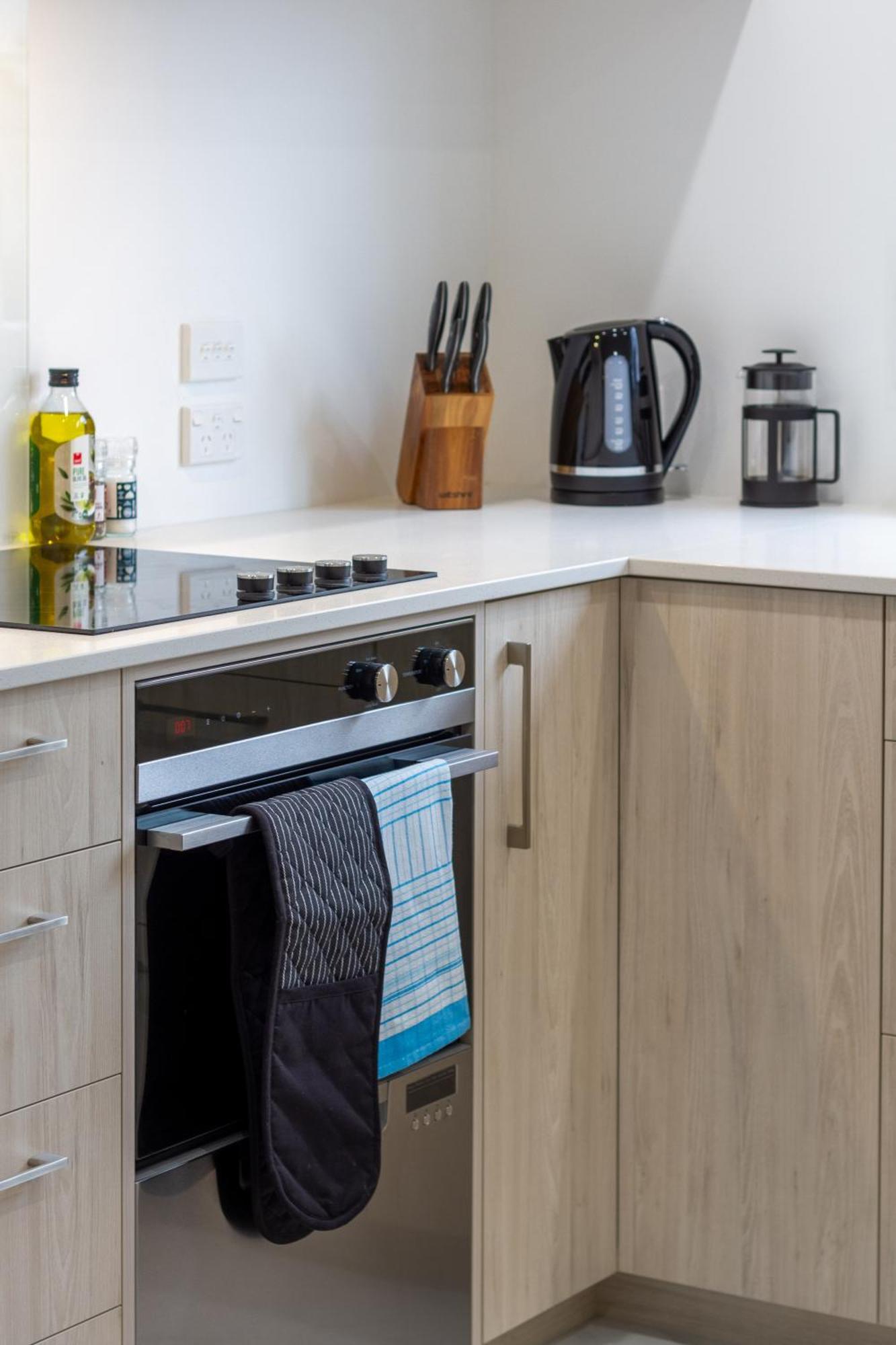 Modern City Lifestyle: 2 Bedroom 1 Bath Christchurch Exteriör bild
