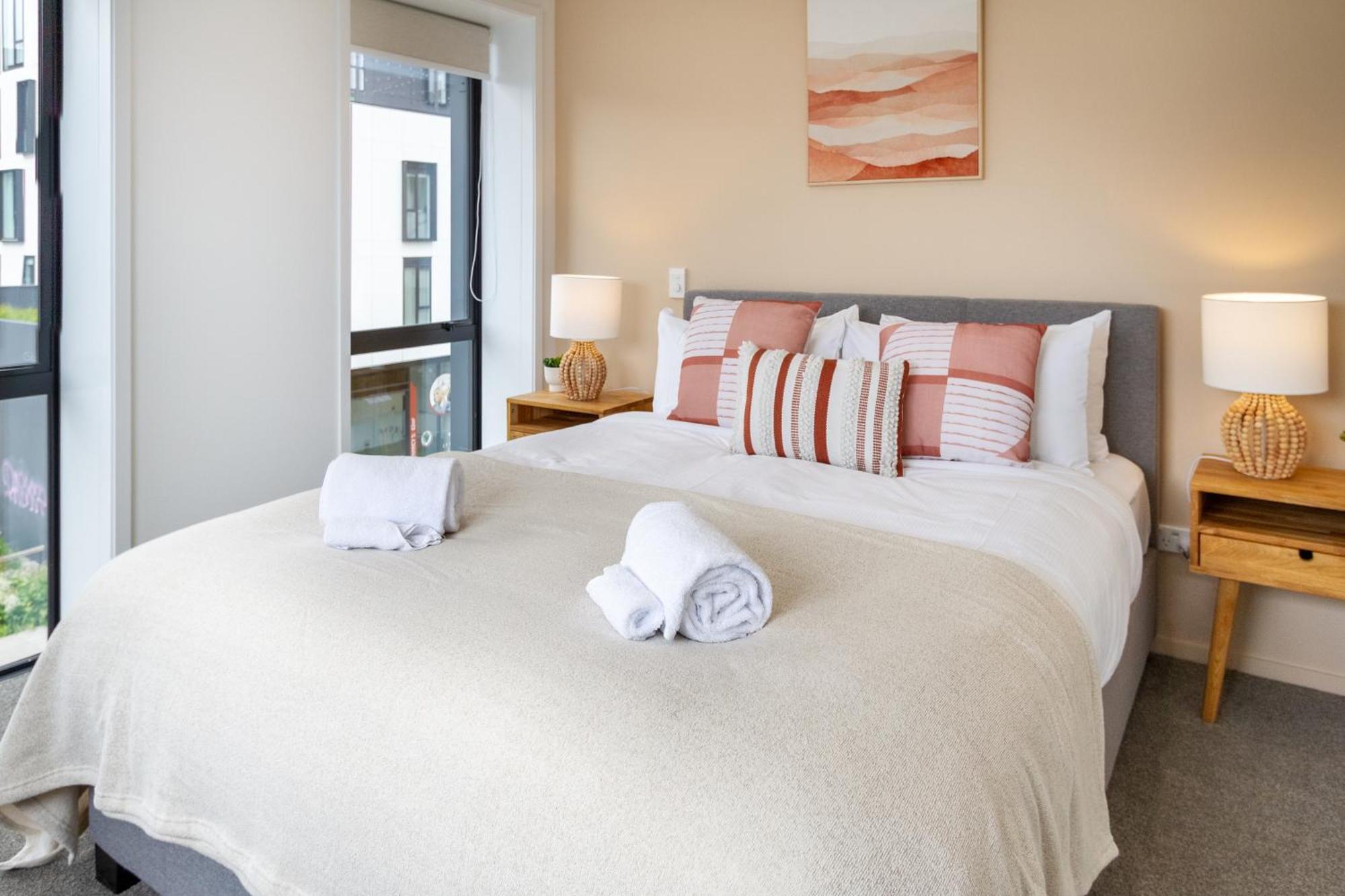 Modern City Lifestyle: 2 Bedroom 1 Bath Christchurch Exteriör bild