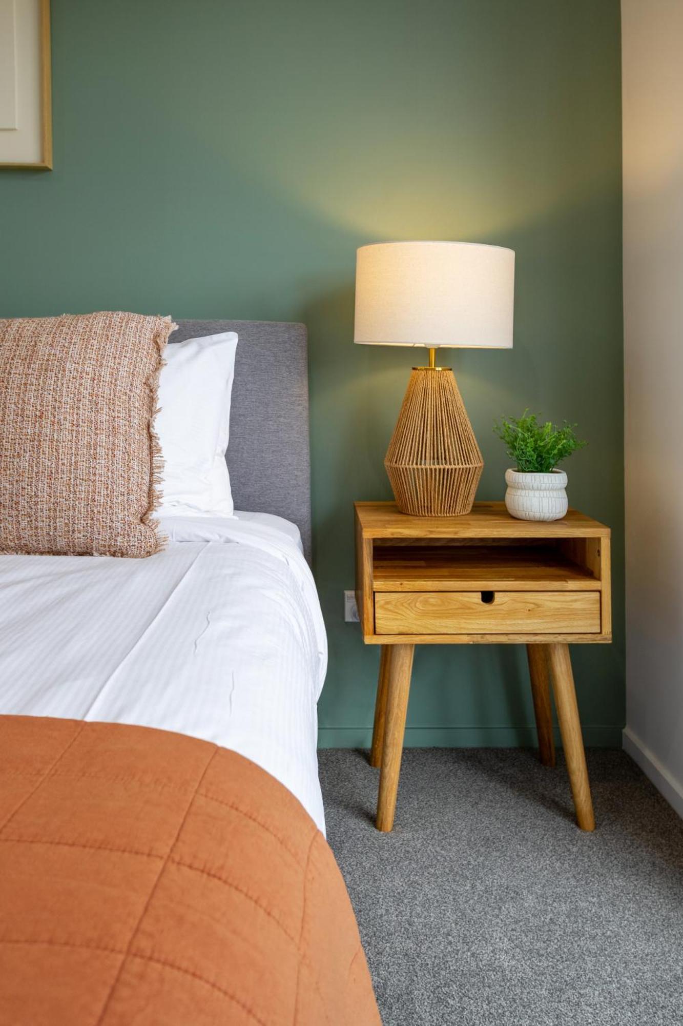Modern City Lifestyle: 2 Bedroom 1 Bath Christchurch Exteriör bild