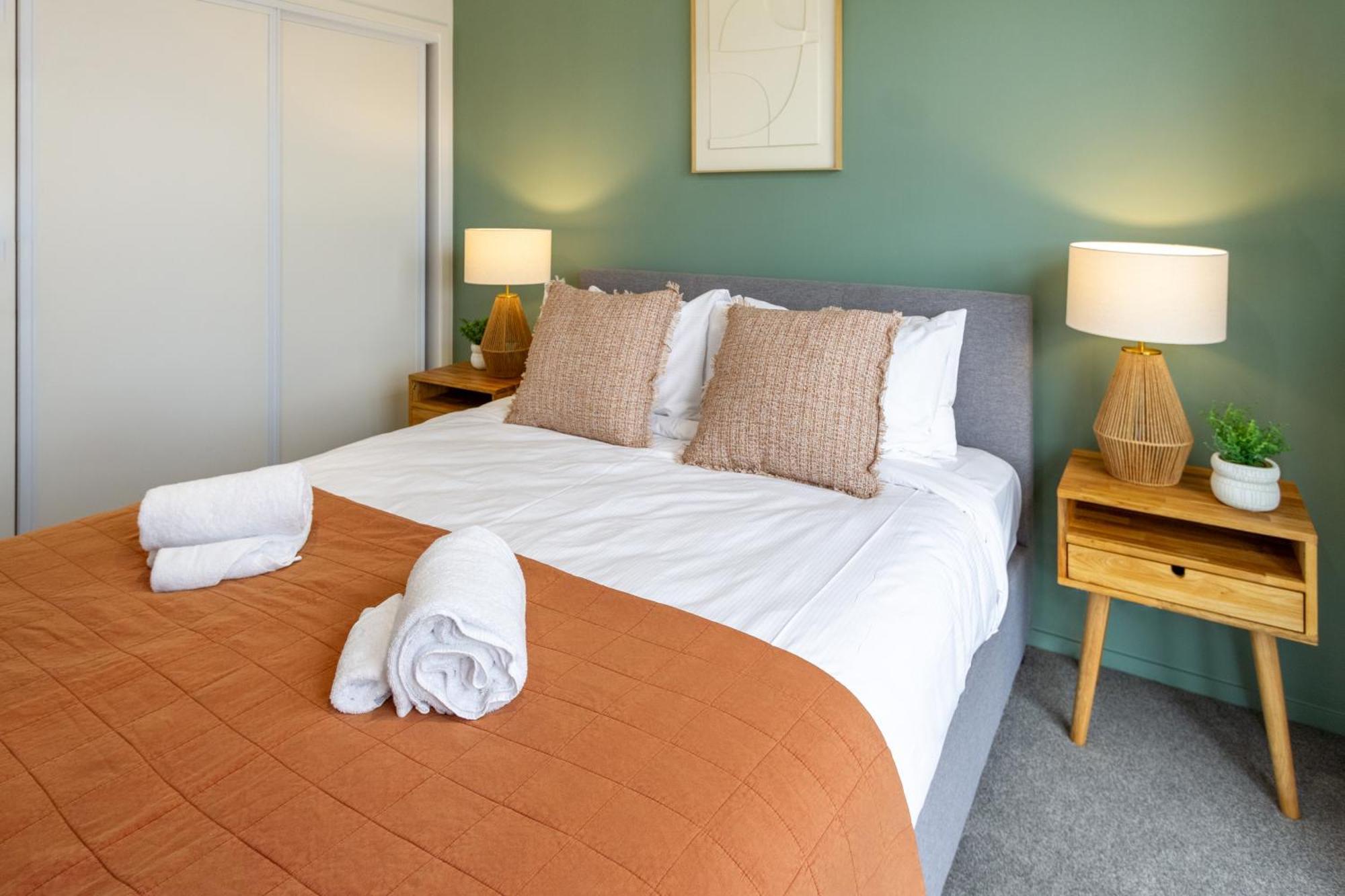 Modern City Lifestyle: 2 Bedroom 1 Bath Christchurch Exteriör bild