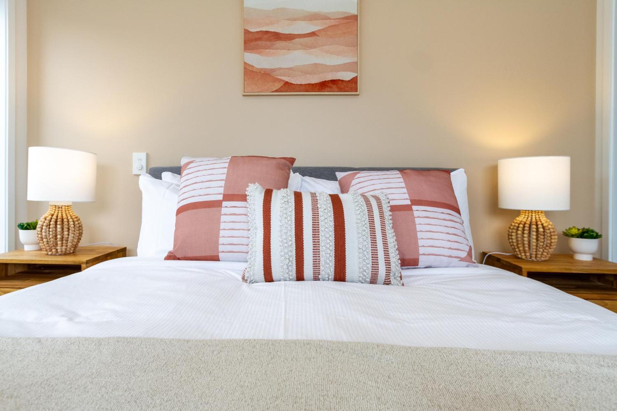 Modern City Lifestyle: 2 Bedroom 1 Bath Christchurch Exteriör bild