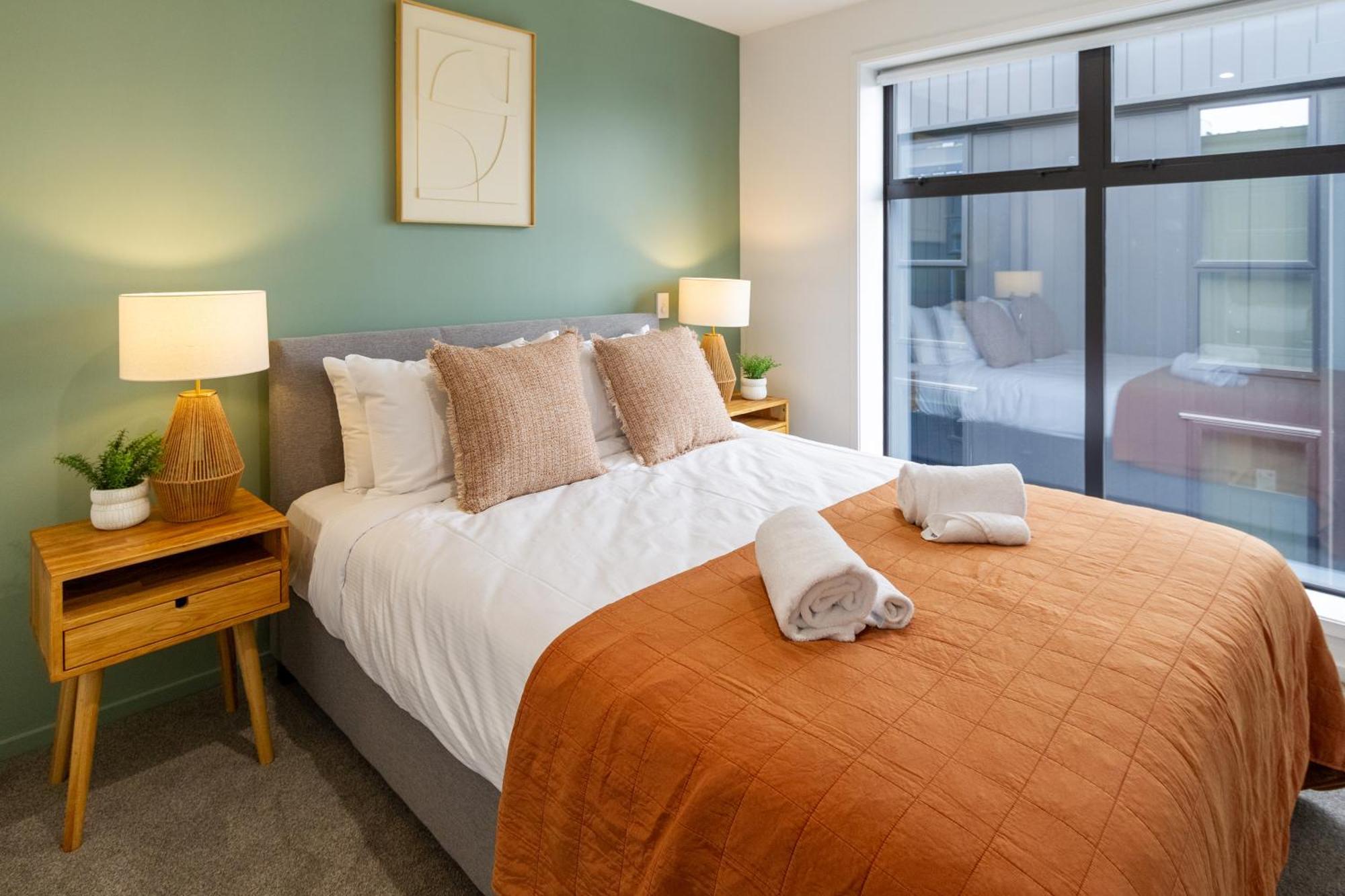Modern City Lifestyle: 2 Bedroom 1 Bath Christchurch Exteriör bild