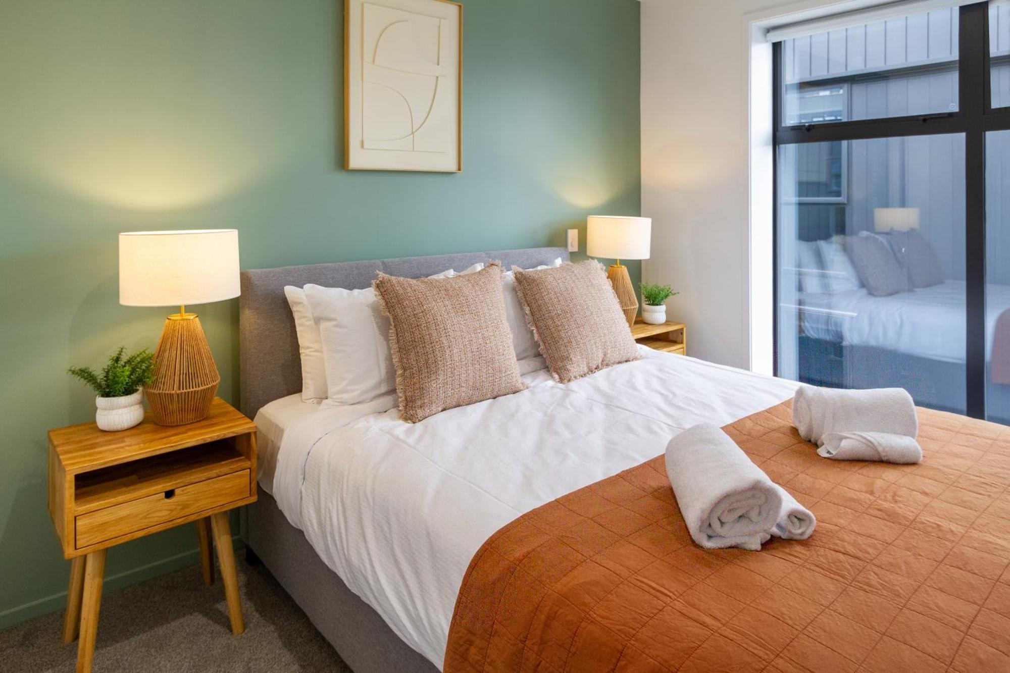Modern City Lifestyle: 2 Bedroom 1 Bath Christchurch Exteriör bild